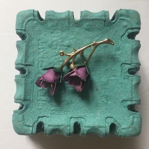 Vintage metal floral brooch